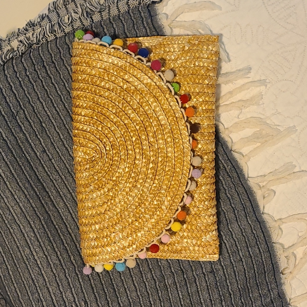 Shiraleah Natural Clutch